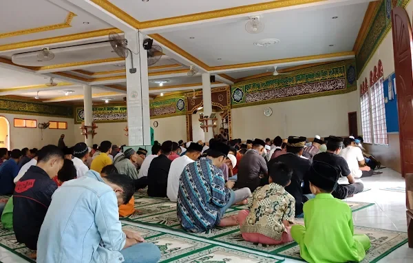 Jama'ah Sholat Jum'at Masjid Al-Ikhwan